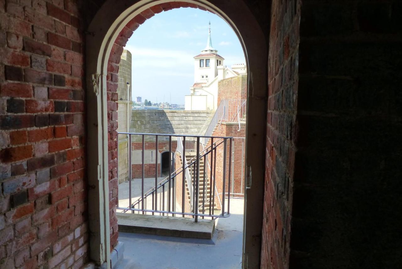 St Georges Balcony Suite With Parking Portsmouth Exterior photo